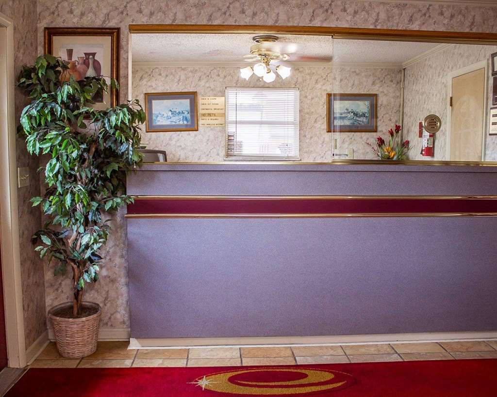 Econo Lodge Worthington Interior photo