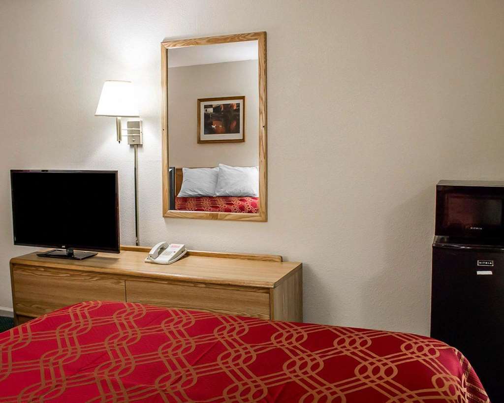 Econo Lodge Worthington Room photo