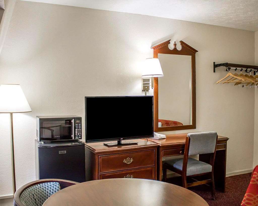 Econo Lodge Worthington Room photo